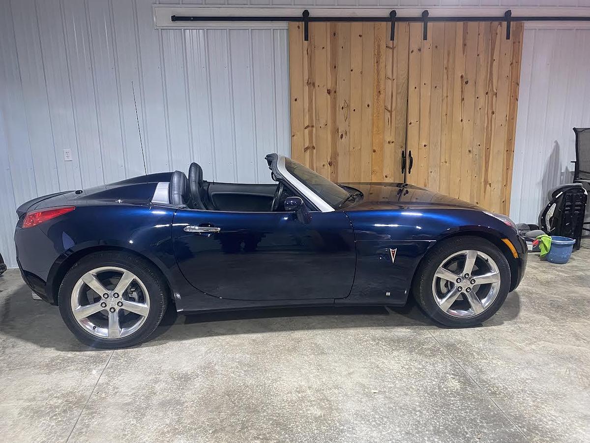 Used 2007 Pontiac Solstice Convertible