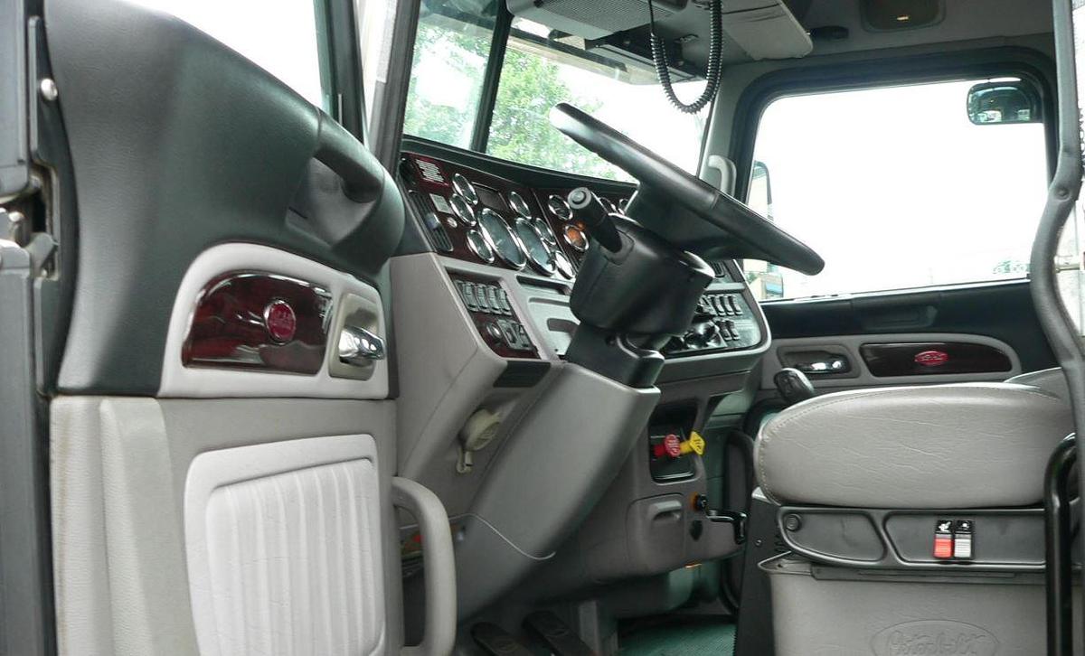 Used 2016 Peterbilt 389