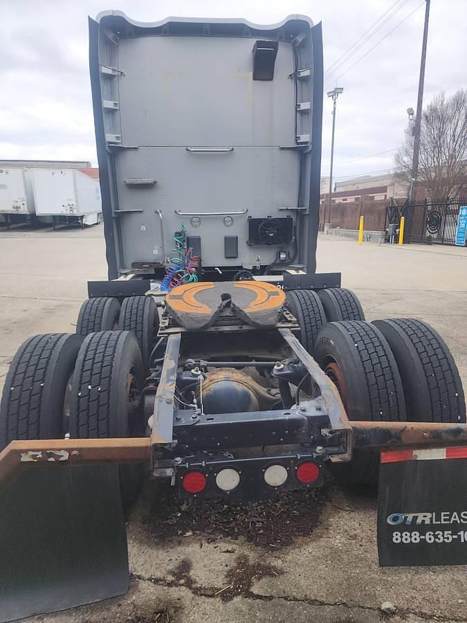 Used 2014 Kenworth T680 Sleeper Semi Truck