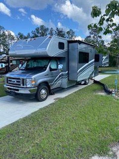 Used 2021 Winnebago Minnie Winnie