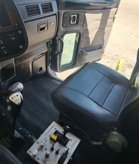 Used 2005 Peterbilt 357 Dump Truck