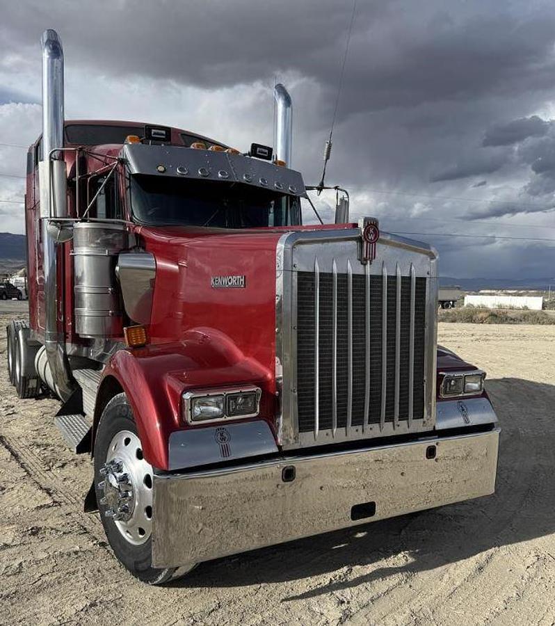 Used 1999 Kenworth W900L