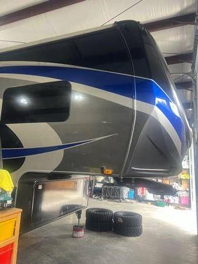 Used 2021 Jayco SEISMIC 4125 TOY HAULER 45 Foot