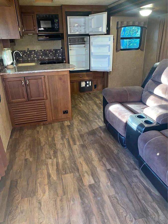 Used 2017 Avenger Pull-Behind RV