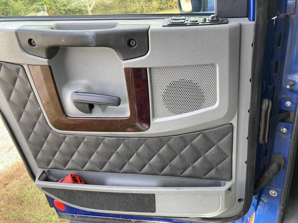 Used 2014 Freightliner Coronado Sleeper Semi Truck