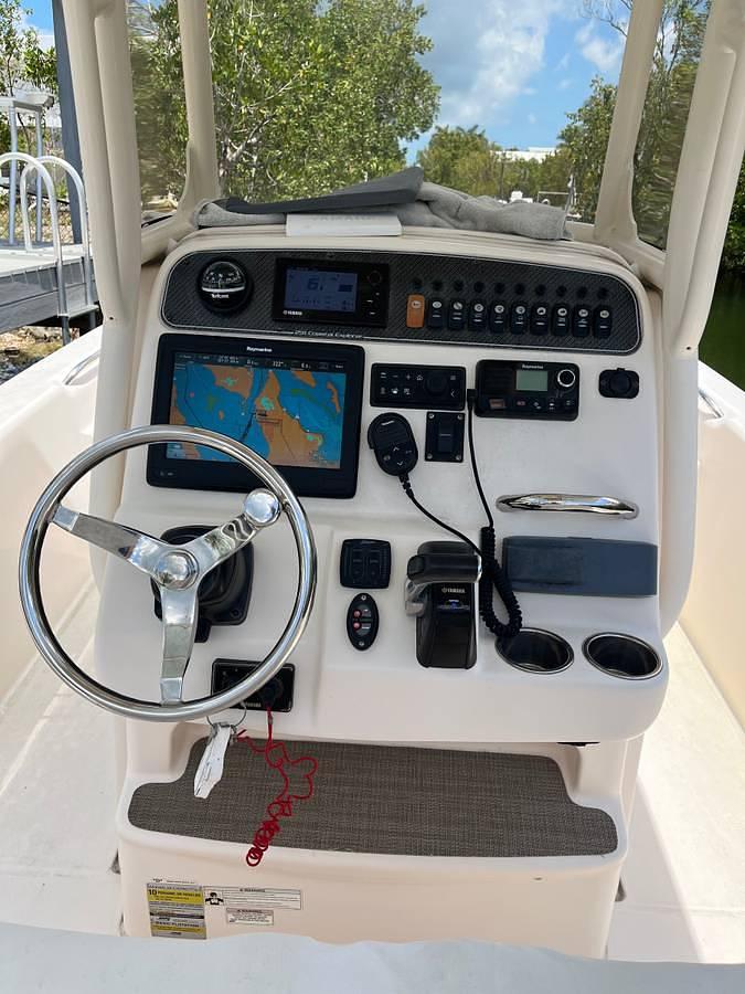 Used 2016 Grady-White Coastal Explorer 251