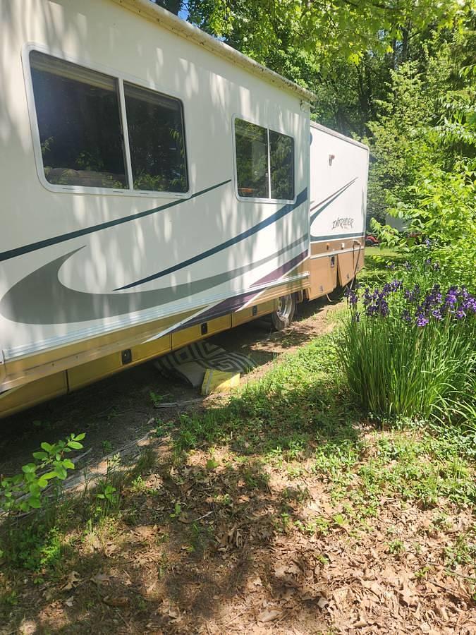 Used 2001 Damon Motorhome