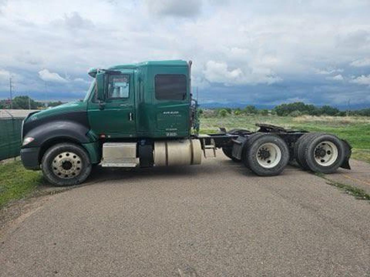 Used 2014 International Prostar Conventional Sleeper Semi