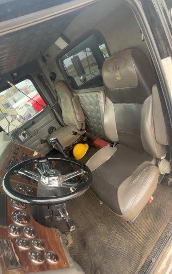 Used 2005 Western Star 4900 Sleeper Semi Truck