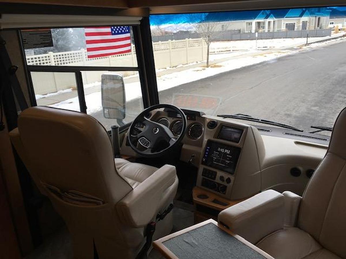 Used 2016 Winnebago Journey 40R Diesel Pusher