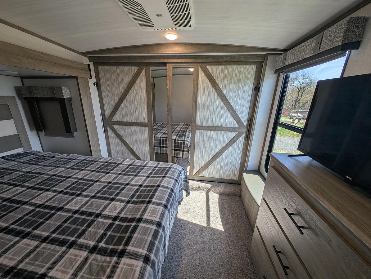 Used 2022 Forest River Salem Hemisphere 356qb