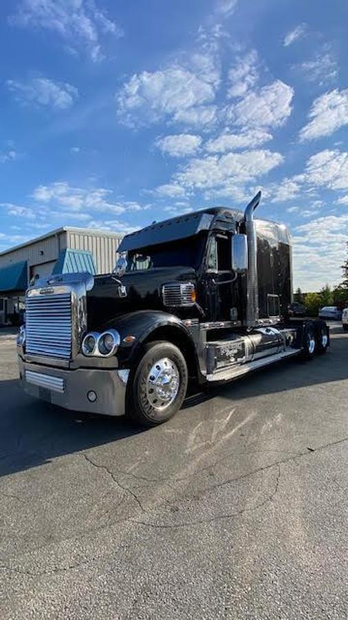 Used 2011 Freightliner Coronado 132