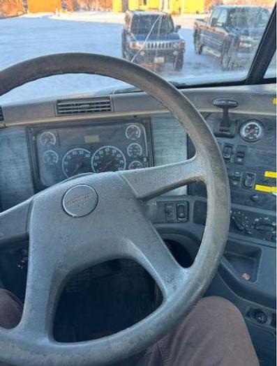 Used 2006 Freightliner Columbia