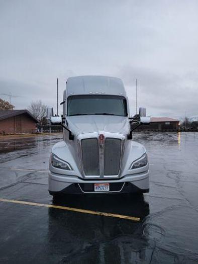 Used 2022 KENWORTH T680