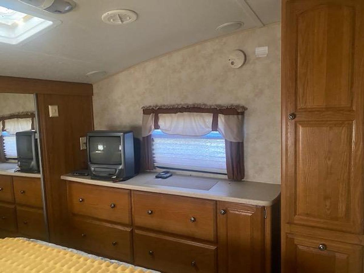 Used 2010 Palomino Sabre Fifth Wheel