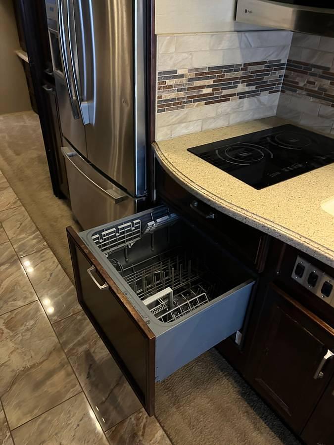 Used 2014 American Coach American Revolution 42T Class A Motorhome