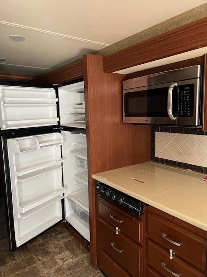 Used 2014 Thor Motor Coach Palazzo 33.2 Class A Motorhome