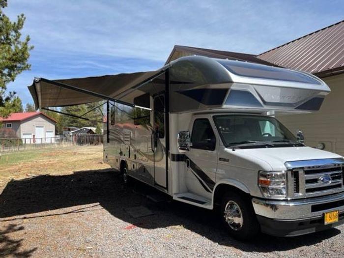 Used 2022 Entegra Esteem 27U