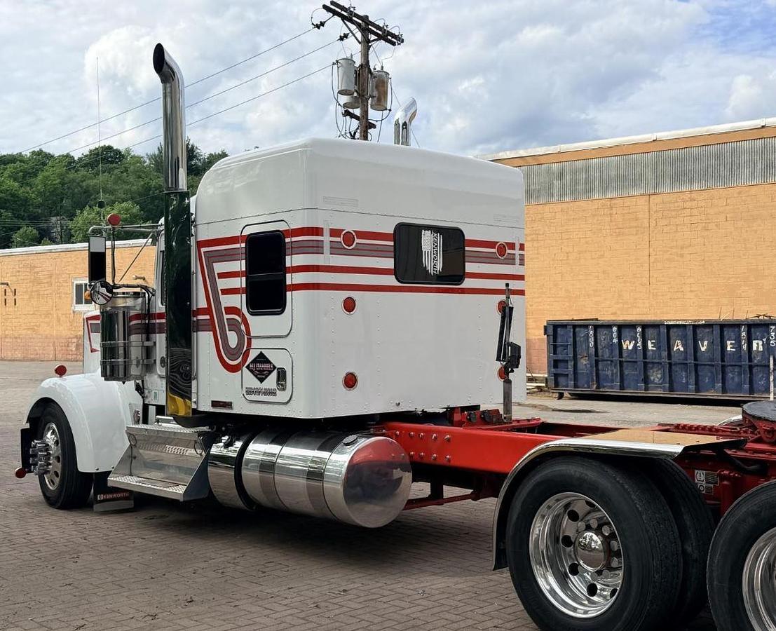 Used 2024 Kenworth W900 Sleeper Truck
