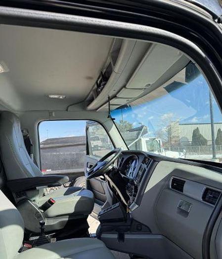 Used 2022 KENWORTH T880S