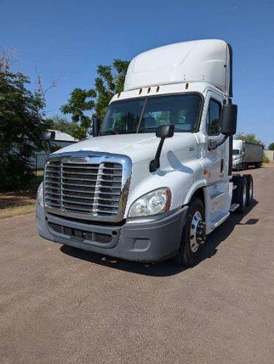 Used 2018 Freightliner Cascadia 125