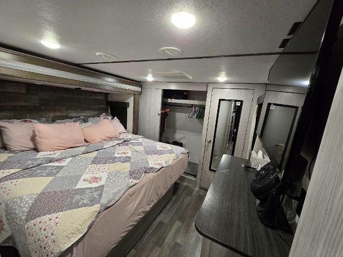 Used 2020 Keystone Montana 385BR