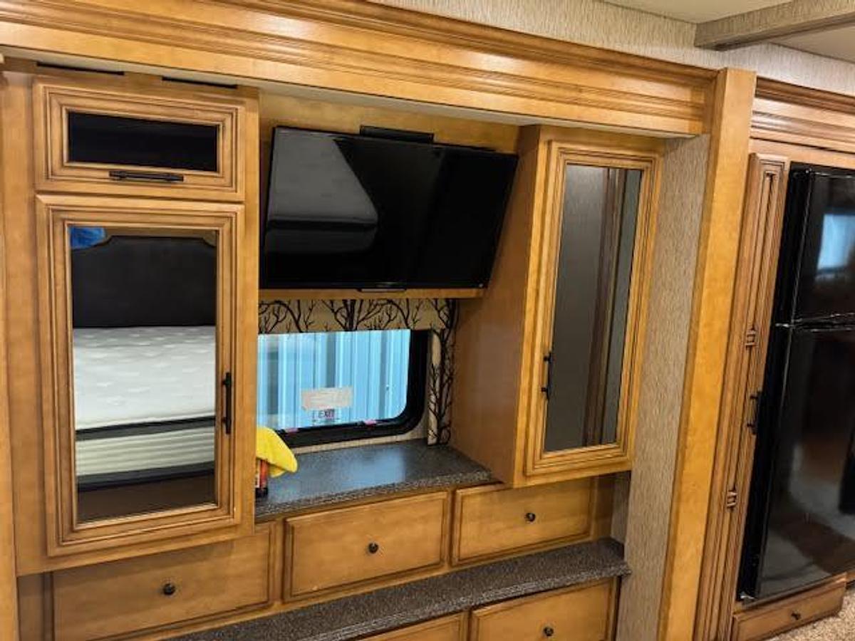 Used 2016 Newmar Canyon Star 3921 Class A Motorhome Toy Hauler