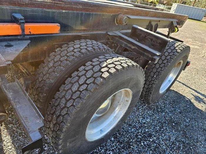 Used 2016 KENWORTH ROLL OFF T800