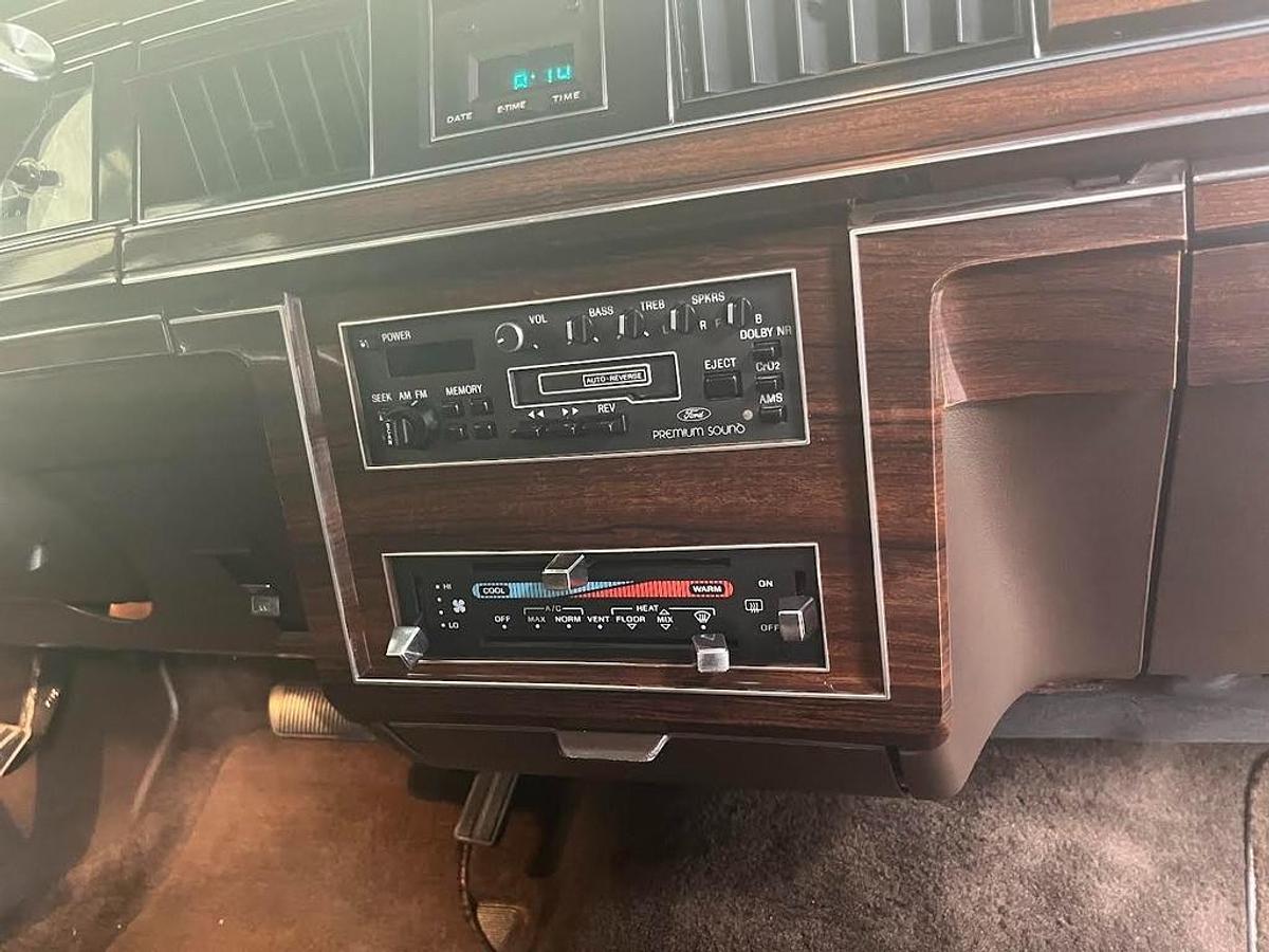 Used 1986 Ford Crown Victoria