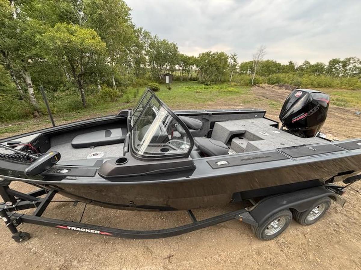 Used 2024 Tracker Targa V18 Combo 200 ProXS Mercury MinnKota Trolling Motor