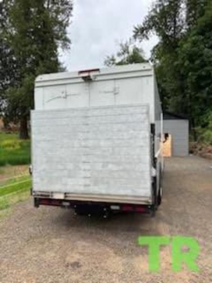 Used 2009 Freightliner MT55