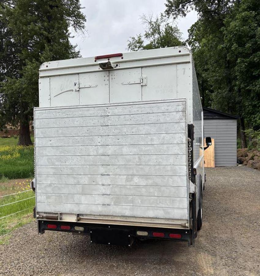 Used 2009 Freightliner MT55