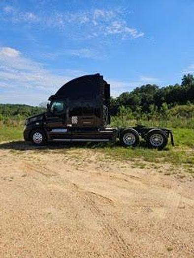 Used 2017 Freightliner CASCADIA 125 EVOLUTION