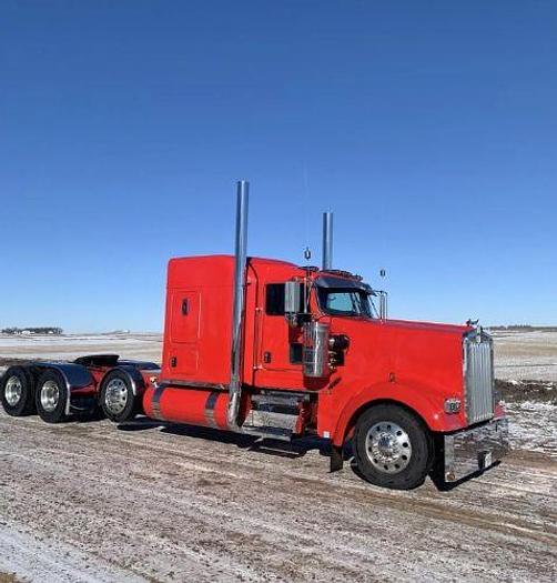 Used 2021 KENWORTH W900L