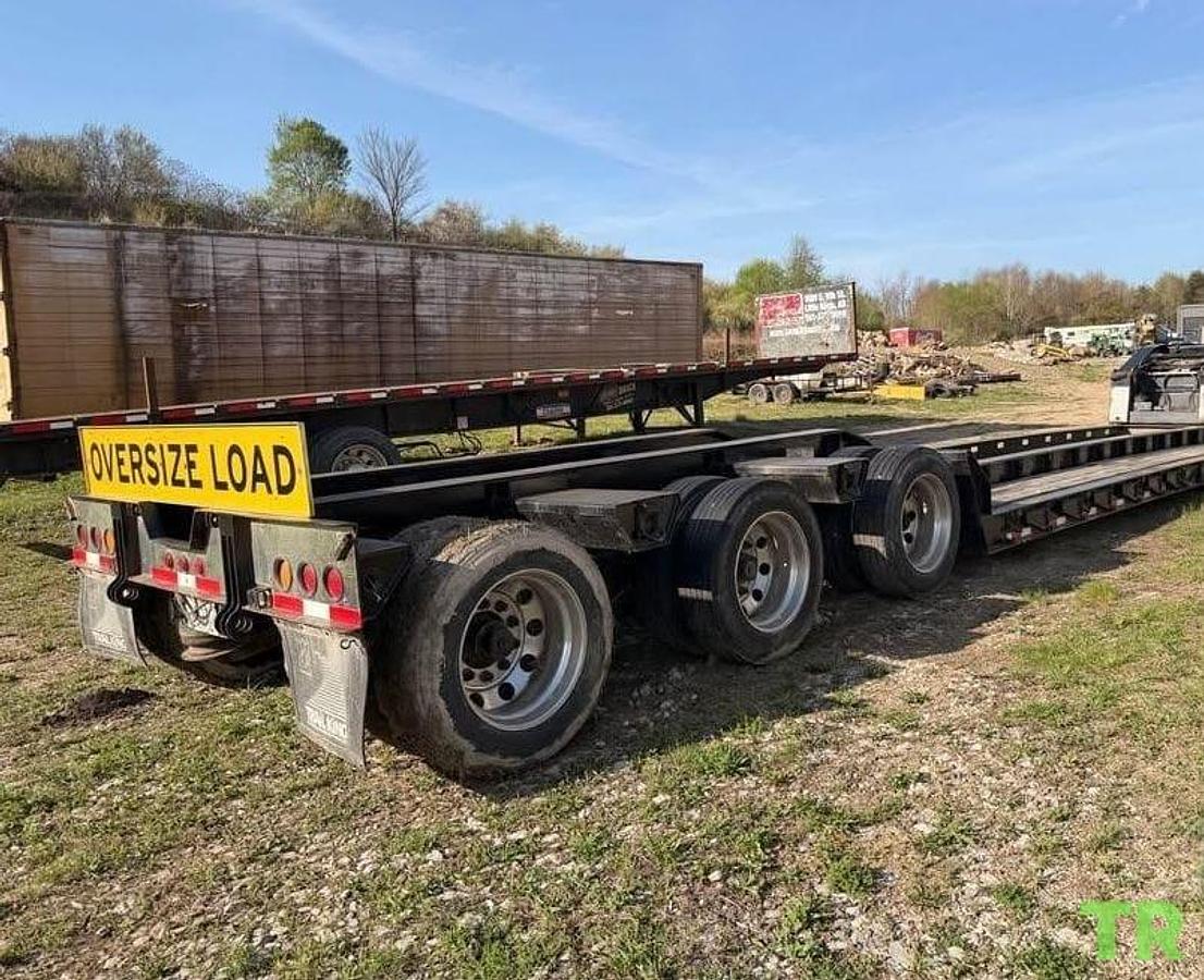 Used 2011 Trail King 55-Ton Hydraulic Detachable Gooseneck Lowboy Trailer