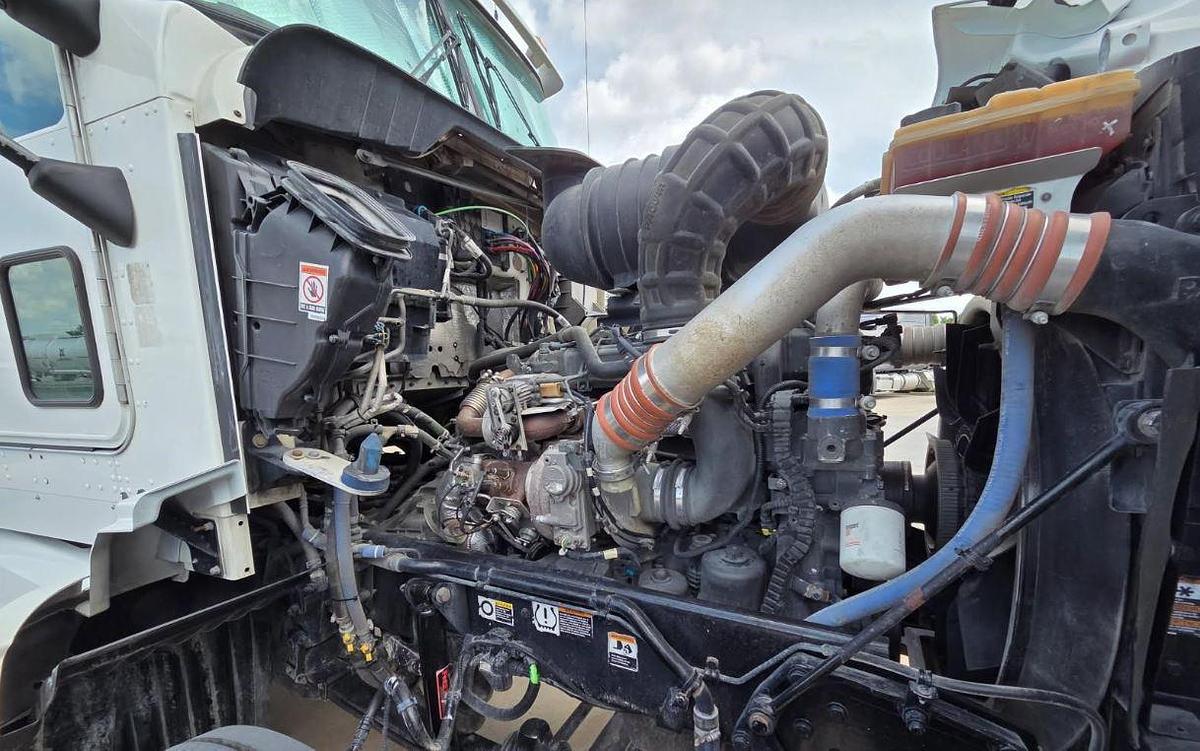 Used 2016 KENWORTH T660 Conventional Sleeper Semi