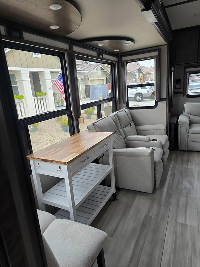 Used 2022 Grand Design Solitude 378 Mbs