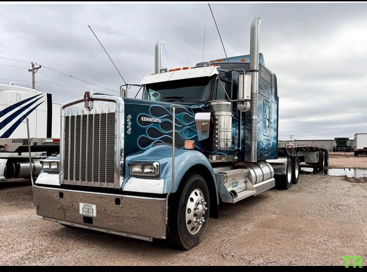 Used 2021 Kenworth W900L