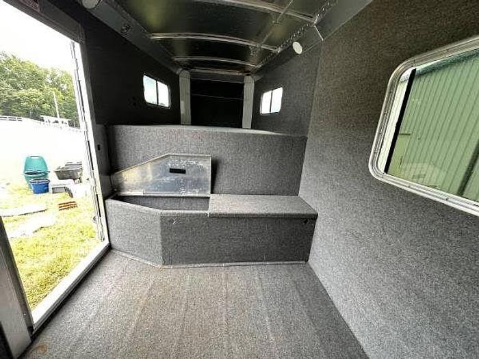 Used 2009 4 Star 3 Horse Slant