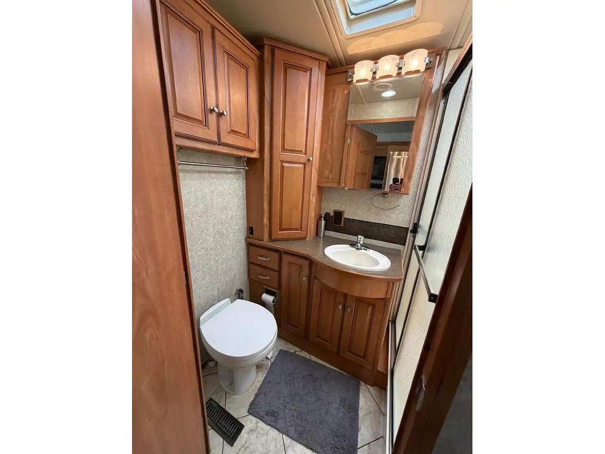 Used 2010 Winnebago Journey Express 34y