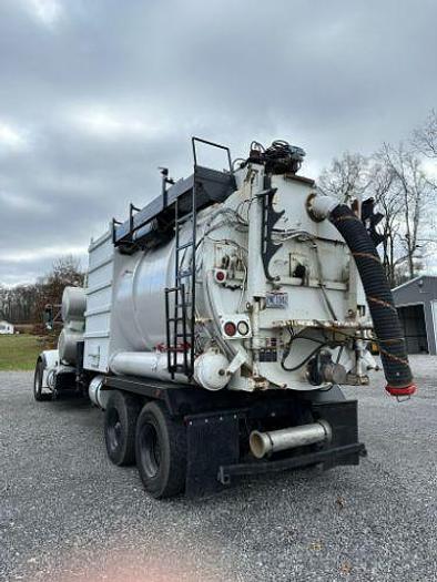Used 2011 KENWORTH T800 Tank Truck
