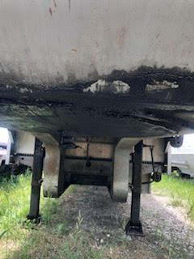 Used 2010 Reitnouer Step Deck Trailer