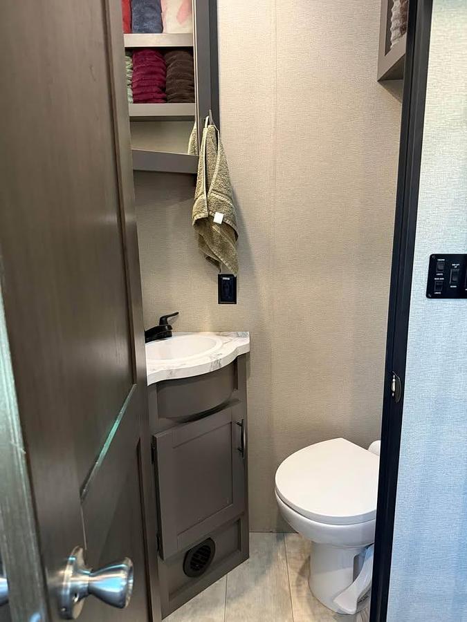 Used 2022 Grand Design Momentum 31G