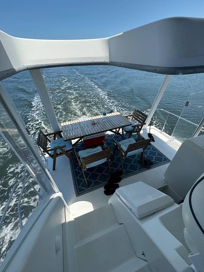 Used 1995 Carver 390 Aft Cabin Cruiser