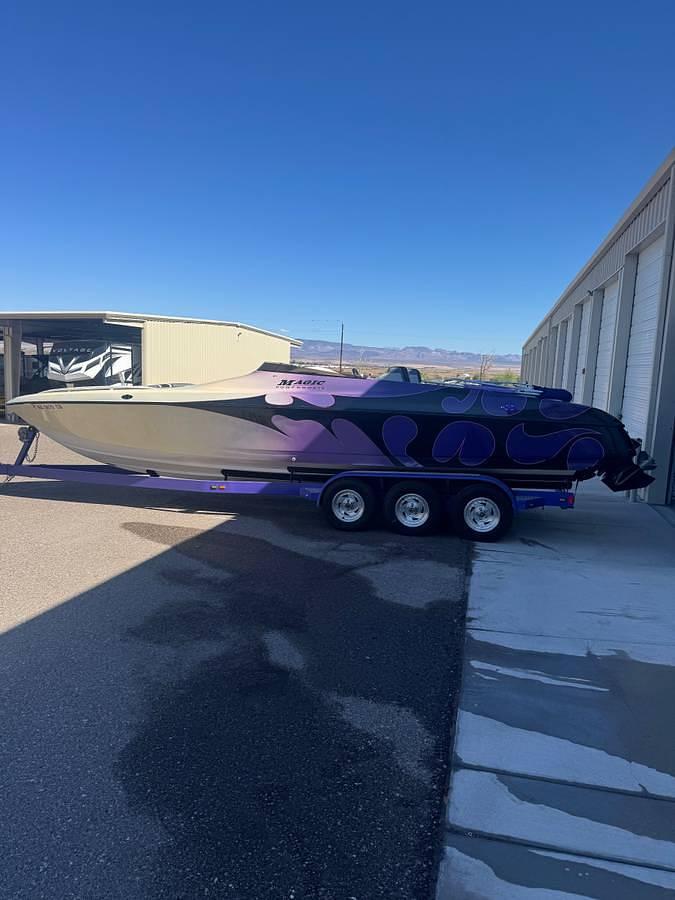 Used 2000 Magic 29 Wizard Performance Boat