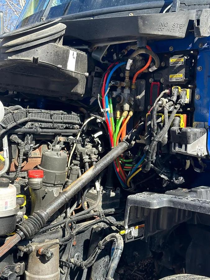 Used 2019 Kenworth T680 Sleeper Semi Truck