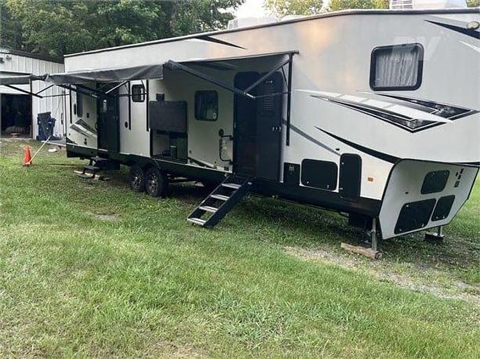 Used 2021 Forest River Cherokee Wolf Pack 365 Pack16