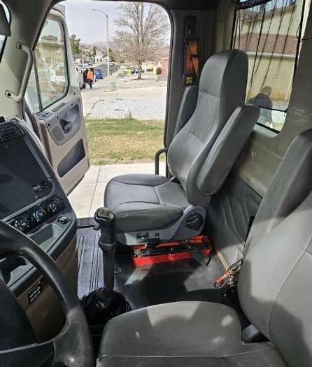 Used 2013 Freightliner Cascadia 125