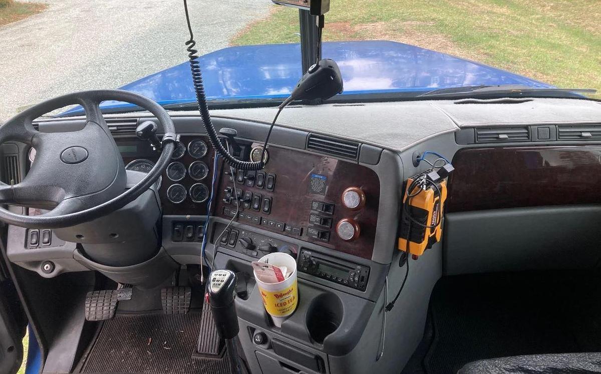 Used 2014 Freightliner Coronado Sleeper Semi Truck