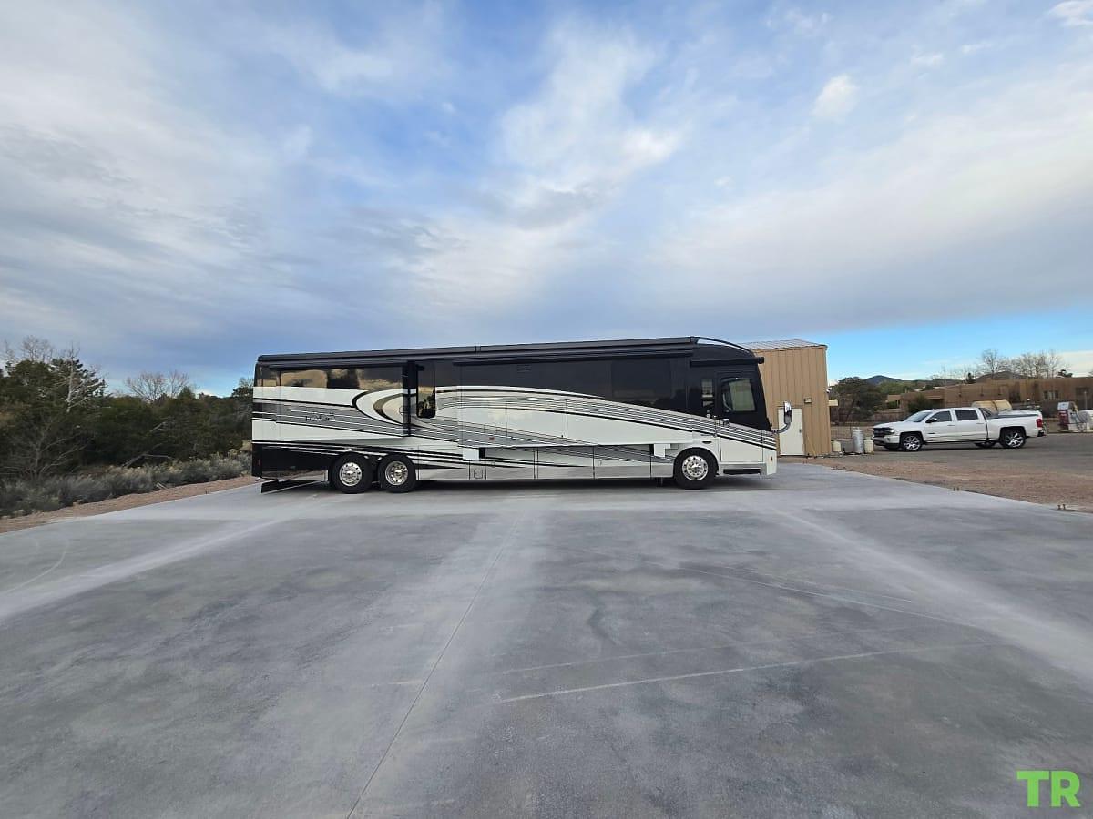 Used 2017 Winnebago Grand Tour 45RL